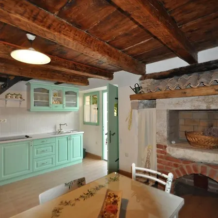 Guest house Parona Vrbnik (Primorje-Gorski Kotar)
