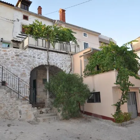 Guest house Parona