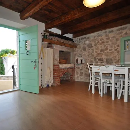 Guest house Parona