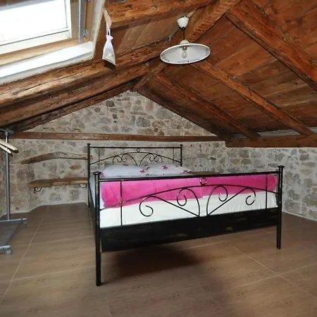 Guest house Parona
